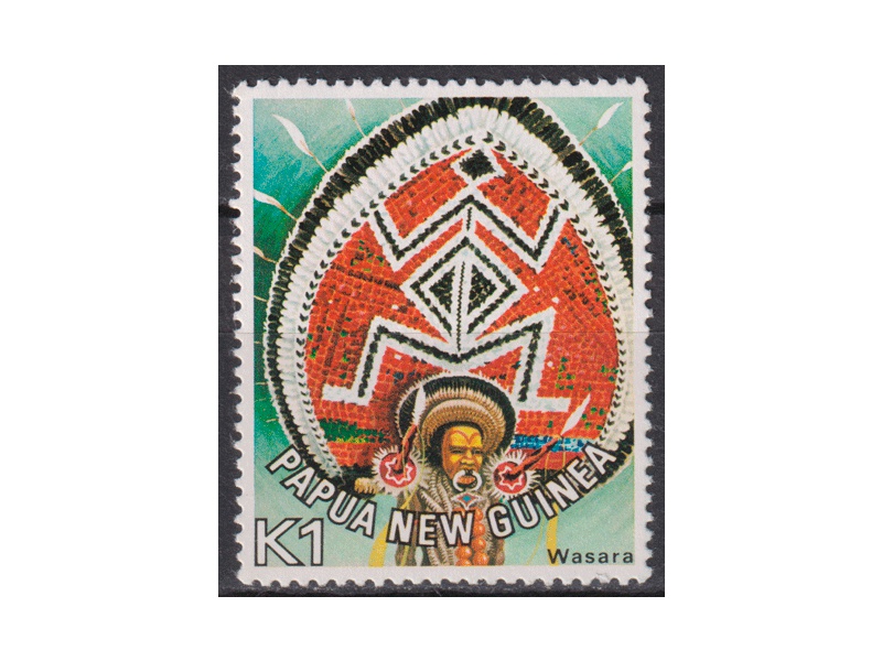 Папуа-Новая Гвинея. Головные уборы. Почтовая марка 1977г.