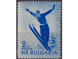 Болгария. Лыжник. Почтовая марка 1954г.