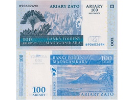 Мадагаскар. 100 ариари/500 франков 2004г.